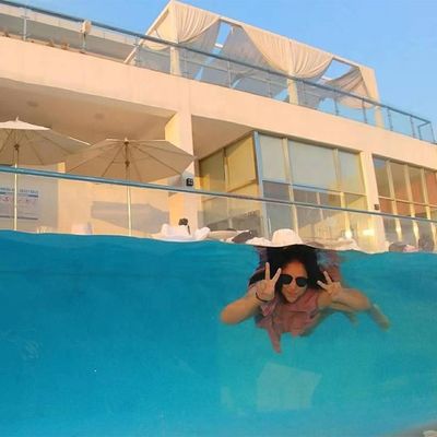 Gemakkelijk te installeren Acryl zwembad ontwerp voor landgoed Indoor Zwemmen Duidelijke bodem decor