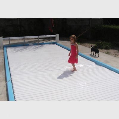 Zwart polycarbonaat zwembaddek Verleng uw zwemseizoen met een aangepast ontwerp