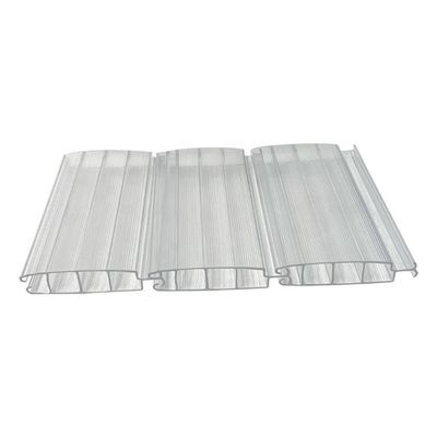 Zwart polycarbonaat zwembaddek Verleng uw zwemseizoen met een aangepast ontwerp