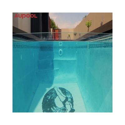 Achtertuin zwembadpaneel gemaakt van Lucite acrylmateriaal met een hoge oppervlakhardheid