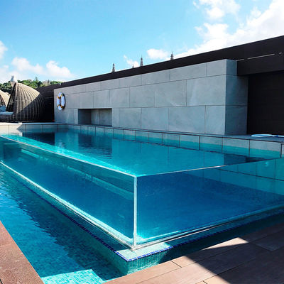 Villa zwembad Buitenrand tot rand Gehard glasvezel zwembad Glas zwembad Muur