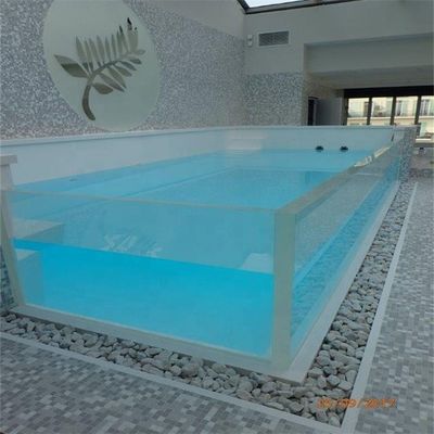 Buitenzwembad van glasvezel Dichtheid 1,19-1,20 kg/cm3 Hoge lichtdoorlating 93%